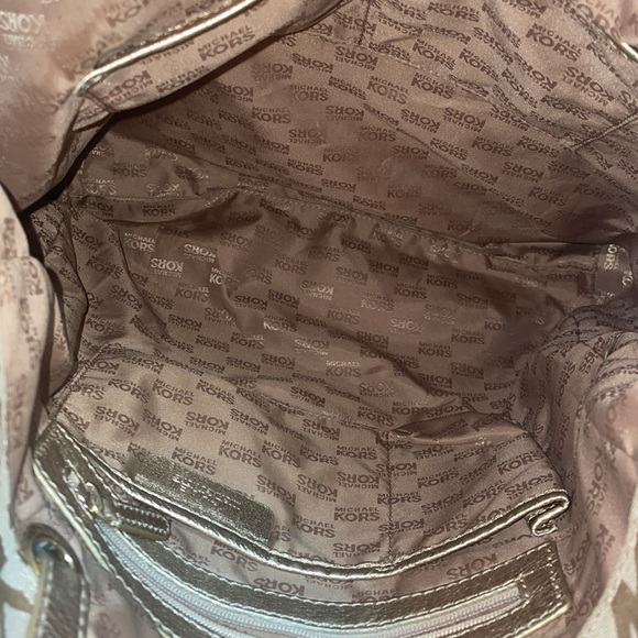 Michael Kors signature canvas jet set tote - Picture 7 of 11